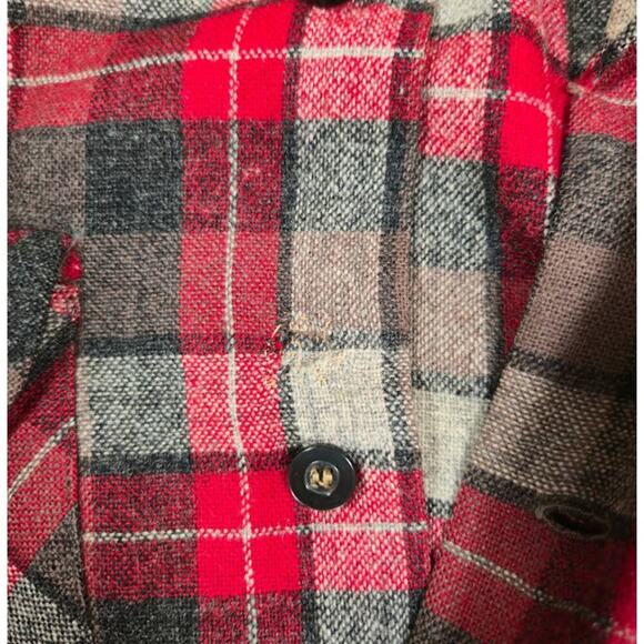 Pendleton Vintage Men's Virgin Wool Shirt Size Small Red Plaid Pockets - Picture 10 of 11